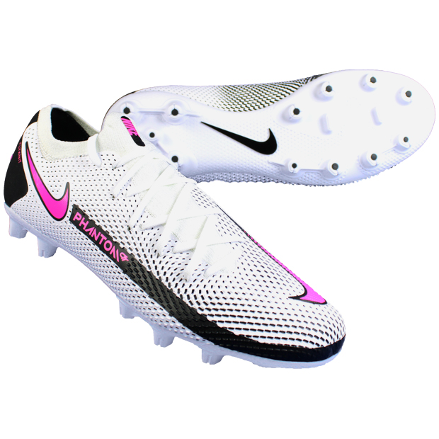 Nike サッカーシューズ ホワイト/ピンク - メルカリ